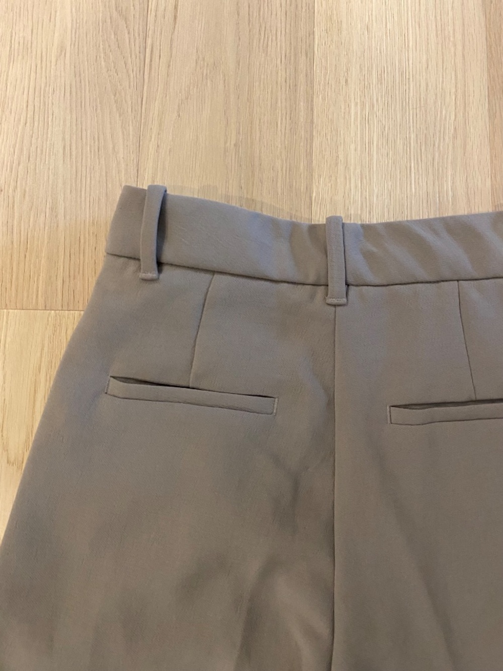 Aritzia Effortless Pleated Baggy Wide Leg Trouser Pant - Picture 14 of 16